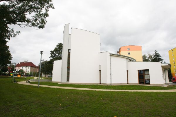 Pohled od zastávky MHD Malesická